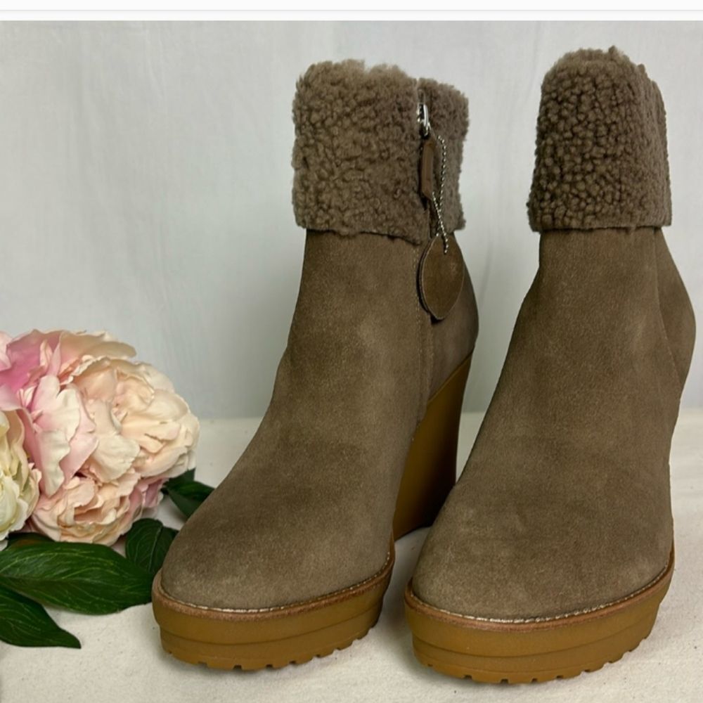 Lauren Ralph Lauren Steph Taupe Side Zip Shearling Cuff Suede Wedge Boot…